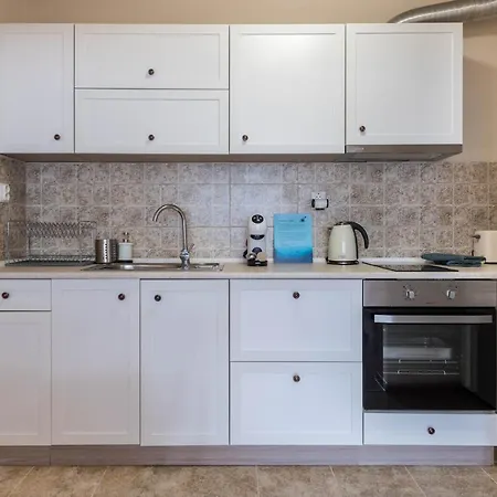 Kanchitos - 2br Artistic Place Apartment Varna